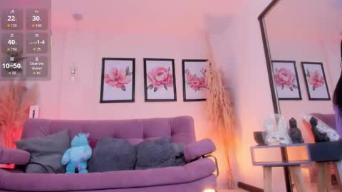 Daniela  online show from 10-24-25, 12:01