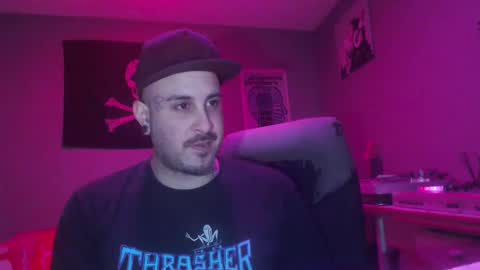 Snapshot of dabirdfree chatting on 01-01-25, 01:37 Destroyer online show from 01-01-25, 01:37