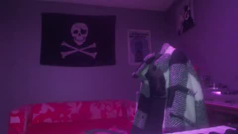 Snapshot of dabirdfree chatting on 09-11-25, 10:21 Destroyer online show from 09-11-25, 10:21