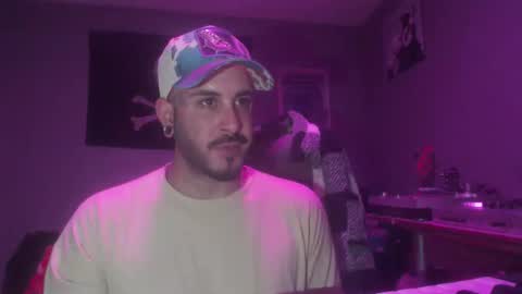 Snapshot of dabirdfree chatting on 09-13-25, 06:18 Destroyer online show from 09-13-25, 06:18