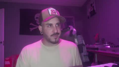 Snapshot of dabirdfree chatting on 09-16-25, 10:22 Destroyer online show from 09-16-25, 10:22