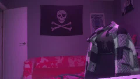 Snapshot of dabirdfree chatting on 09-24-25, 07:06 Destroyer online show from 09-24-25, 07:06