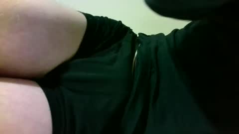 Snapshot of daboy_t chatting on 05-08-26, 06:24 Daboy-t online show from 05-08-26, 06:24