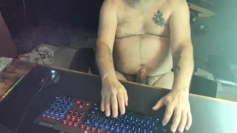 Snapshot of dadbodfatrod chatting on 11-06-25, 09:05 Daddy online show from 11-06-25, 09:05