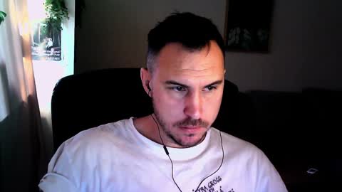 Snapshot of dadbodstephen chatting on 12-05-24, 08:00 DadBodStephen online show from 12-05-24, 08:00