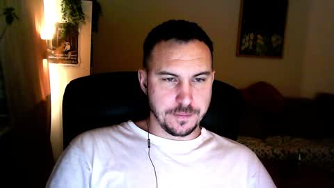 Snapshot of dadbodstephen chatting on 12-16-24, 03:32 DadBodStephen online show from 12-16-24, 03:32