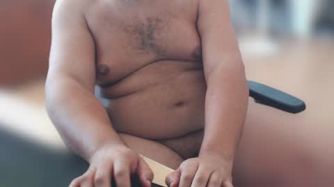 Snapshot of daddy_b34r chatting on 05-30-26, 03:09 Daddy Bear Papa Ours online show from 05-30-26, 03:09
