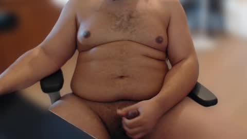 Snapshot of daddy_b34r chatting on 06-08-26, 12:05 Daddy Bear Papa Ours online show from 06-08-26, 12:05