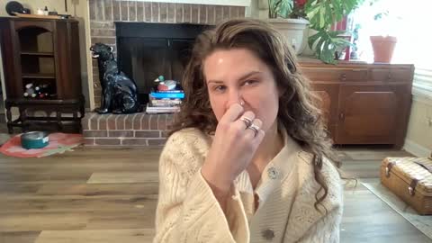 Belle  Email daddydaycarecb  online show from 02-01-26, 04:38