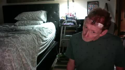 Snapshot of daddy_mack_treats_you chatting on 10-24-25, 10:11 daddy_mack_treats_you online show from 10-24-25, 10:11