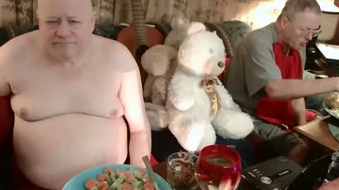 Daddy online show from 11-12-25, 04:13