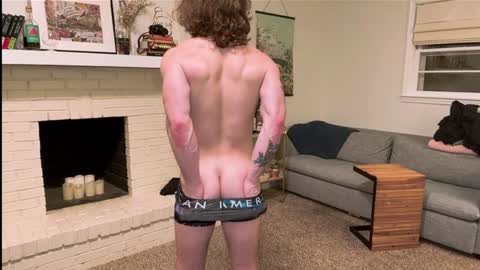 Snapshot of daddydaydrinkz chatting on 01-24-25, 06:35 DaddydayDrinkz online show from 01-24-25, 06:35