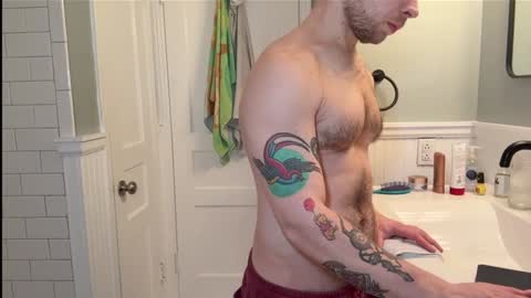 Snapshot of daddydaydrinkz chatting on 01-31-25, 06:57 DaddydayDrinkz online show from 01-31-25, 06:57