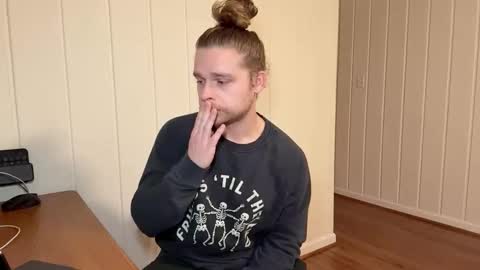 Snapshot of daddydaydrinkz chatting on 02-22-26, 12:12 DaddydayDrinkz online show from 02-22-26, 12:12