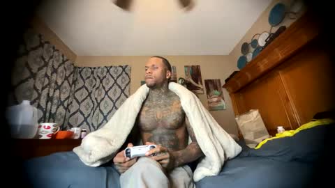 Snapshot of daddyjanimal chatting on 05-03-26, 02:39 sexy tatted king bbc online show from 05-03-26, 02:39