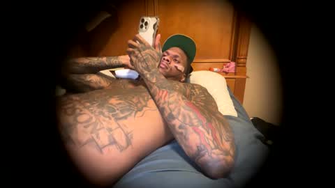 Snapshot of daddyjanimal chatting on 05-07-26, 05:57 sexy tatted king bbc online show from 05-07-26, 05:57