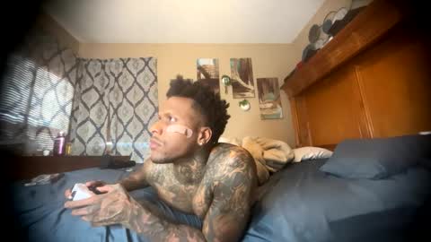 Snapshot of daddyjanimal chatting on 05-14-26, 01:29 sexy tatted king bbc online show from 05-14-26, 01:29