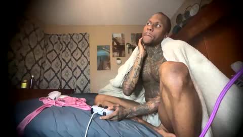 Snapshot of daddyjanimal chatting on 05-16-26, 07:27 sexy tatted king bbc online show from 05-16-26, 07:27