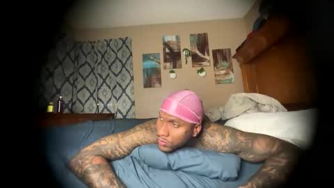 Snapshot of daddyjanimal chatting on 05-16-26, 10:36 sexy tatted king bbc online show from 05-16-26, 10:36