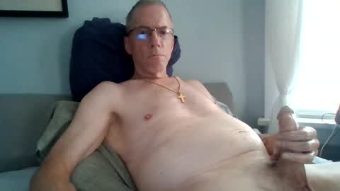 Snapshot of daddyluvssmoothies chatting on 07-14-26, 09:09 daddyluvssmoothies online show from 07-14-26, 09:09