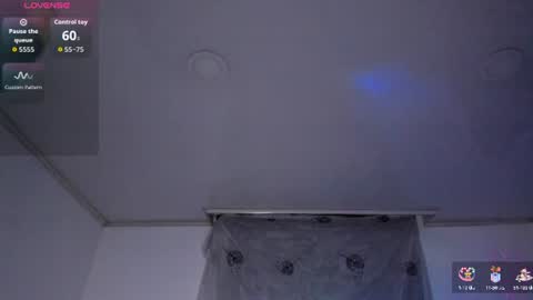 Snapshot of daddyspetite_ chatting on 07-16-26, 12:49 Lili online show from 07-16-26, 12:49
