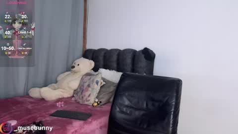 Sophie online show from 05-25-26, 04:51