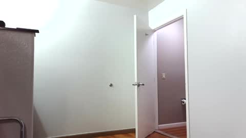 Snapshot of daddyyysj chatting on 09-21-25, 08:05 daddyyysj online show from 09-21-25, 08:05