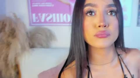 dafne_hillss online show from 05-21-26, 11:17