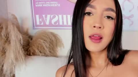 dafne_hillss online show from 05-26-26, 11:50