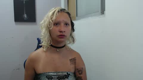 Dafne online show from 04-12-26, 01:16