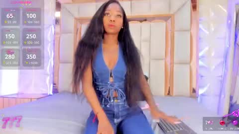 Snapshot of dafnee_adams chatting on 06-20-26, 12:41 Dafnee online show from 06-20-26, 12:41