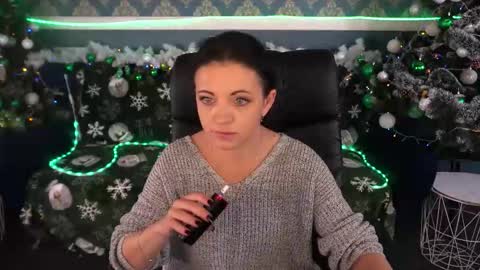 Dafni Mon online show from 12-17-25, 06:52