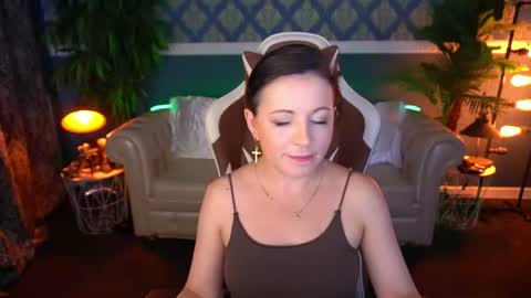 Snapshot of dafni_mon chatting on 06-12-26, 03:38 Dafni Mon online show from 06-12-26, 03:38