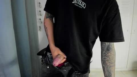 Snapshot of dage_19 chatting on 11-12-25, 07:20 my name is Jhon and I live in colombia online show from 11-12-25, 07:20