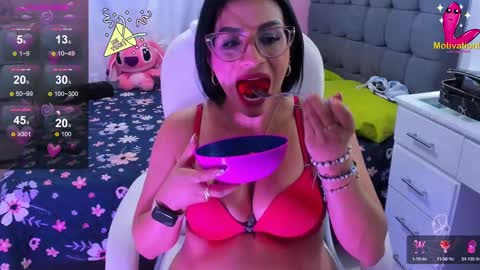 Snapshot of dahian_carter chatting on 01-06-25, 11:31 Dahian online show from 01-06-25, 11:31