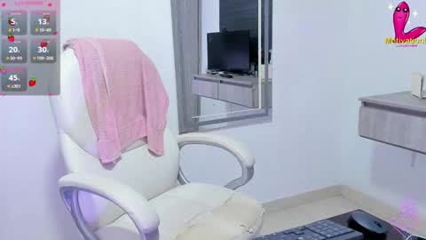 Snapshot of dahian_carter chatting on 09-25-25, 12:20 Dahian online show from 09-25-25, 12:20