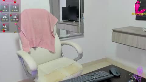 Snapshot of dahian_carter chatting on 10-02-25, 12:12 Dahian online show from 10-02-25, 12:12