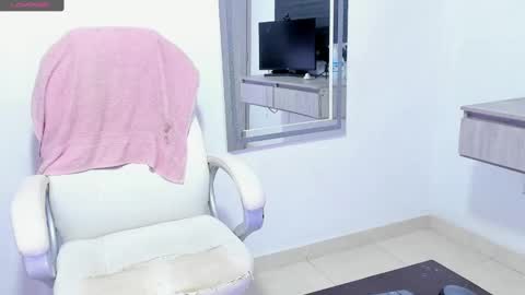 Snapshot of dahian_carter chatting on 10-04-25, 01:42 Dahian online show from 10-04-25, 01:42