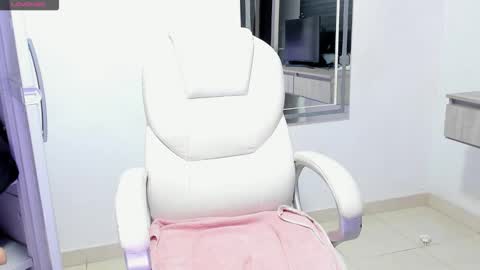 Snapshot of dahian_carter chatting on 10-28-25, 12:09 Dahian online show from 10-28-25, 12:09