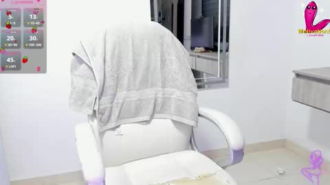 Snapshot of dahian_carter chatting on 11-01-25, 12:40 Dahian online show from 11-01-25, 12:40