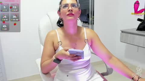 Snapshot of dahian_carter chatting on 11-10-25, 11:15 Dahian online show from 11-10-25, 11:15