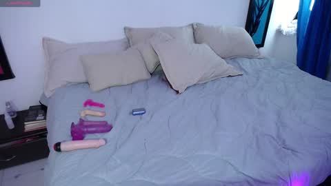 Dahiana online show from 01-22-25, 02:14