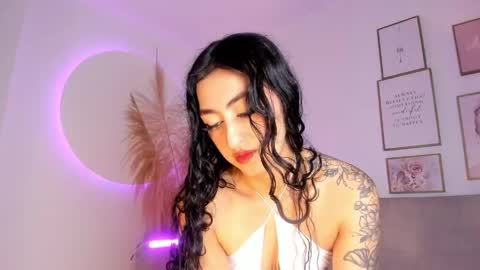 Snapshot of dahlia_cortes chatting on 05-22-26, 02:33 online show from 05-22-26, 02:33