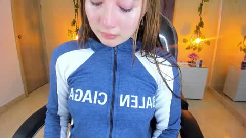 Dahlia online show from 12-21-25, 06:15