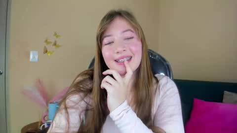 Dahlia online show from 03-04-26, 07:03