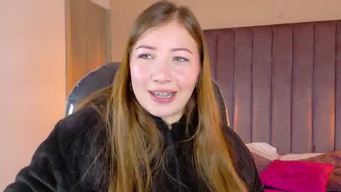 Snapshot of dahlia_rousse chatting on 06-10-26, 05:28 Dahlia online show from 06-10-26, 05:28