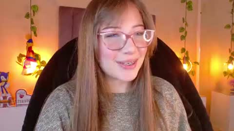 Snapshot of dahlia_rousse chatting on 06-24-26, 06:01 Dahlia online show from 06-24-26, 06:01