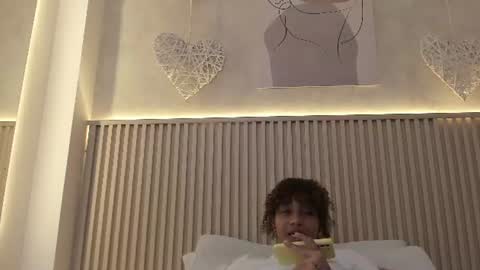 Snapshot of daiana_curly chatting on 06-24-26, 07:02 Daiana online show from 06-24-26, 07:02