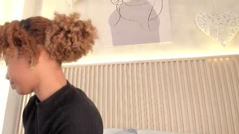 Snapshot of daiana_curly chatting on 07-11-26, 10:33 Daiana online show from 07-11-26, 10:33