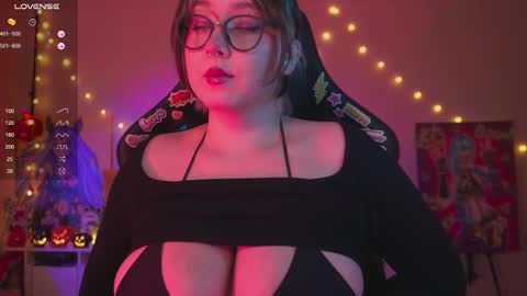 Cute DianaOnline mostly at 8pm-0000 am UK TimeTuesday and Wednesday off online show from 10-30-25, 09:26